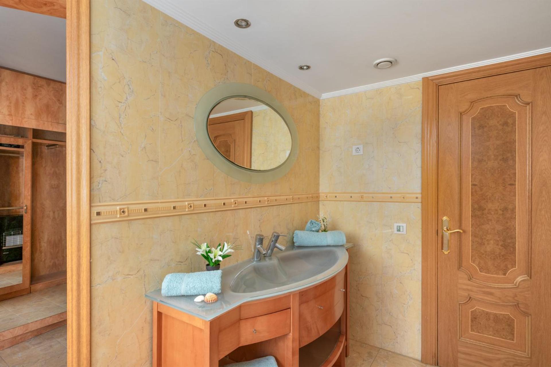 Leilighet Beachfront, Two Bed- & Bathrooms, Private Parking Fuengirola